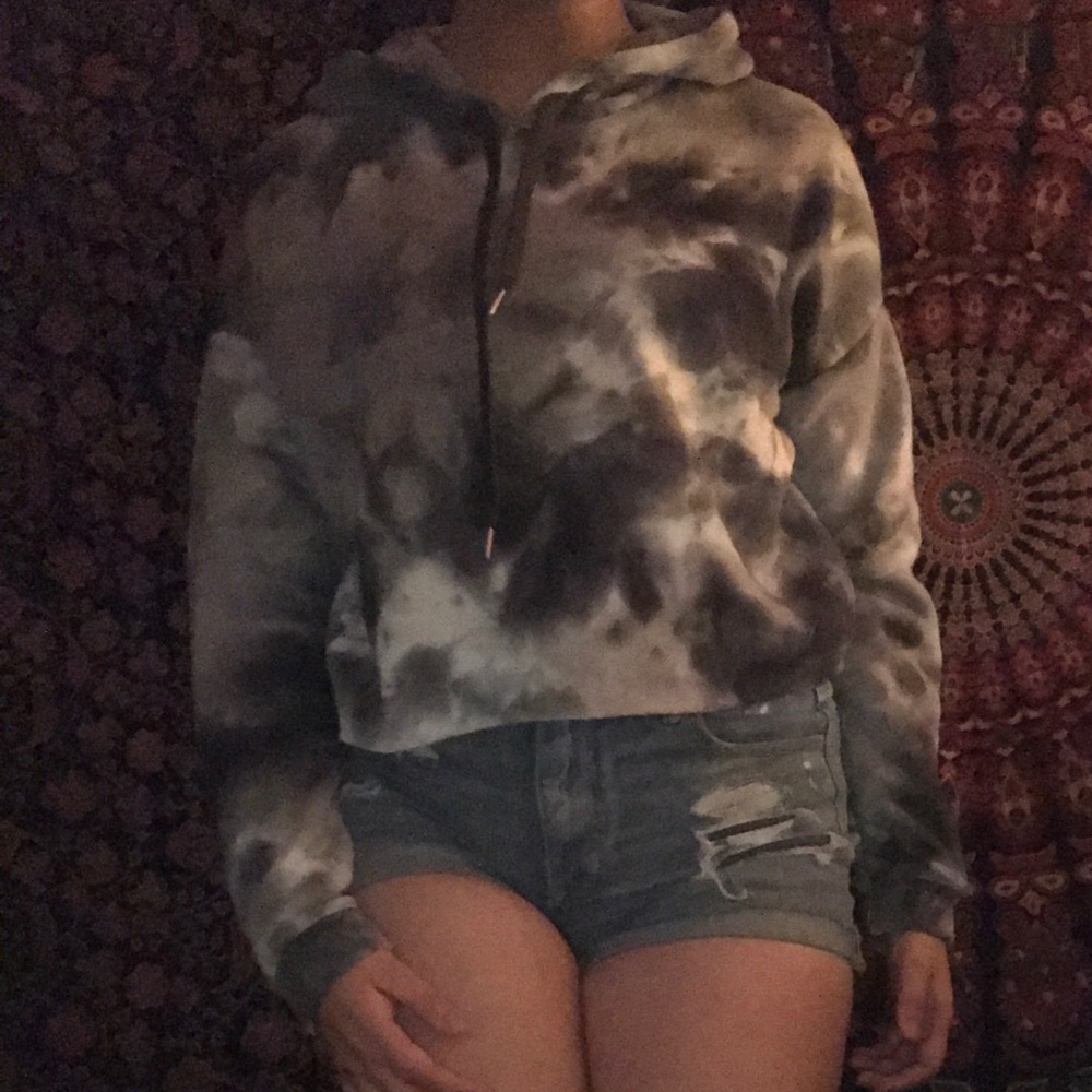 Black & White Tie Dye Cropped Hoodie